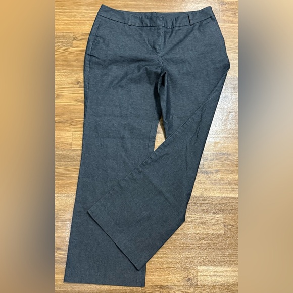 New York & Company Gray casual dress pants front/back pockets relaxed fit 10 EUC - Picture 1 of 9